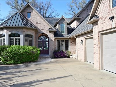 24434 Lake Rd, Bay Village, OH, 44140