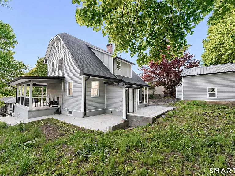 24 Concord St — Photo 3