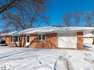 556 Ashland Ave, Aurora, IL 60505