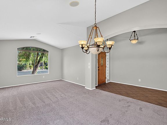 5th image of 16590 W WOODLANDS Avenue
