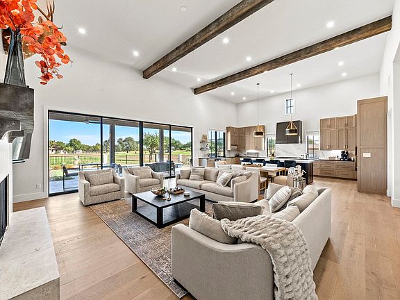 5th image of 100 Encantada