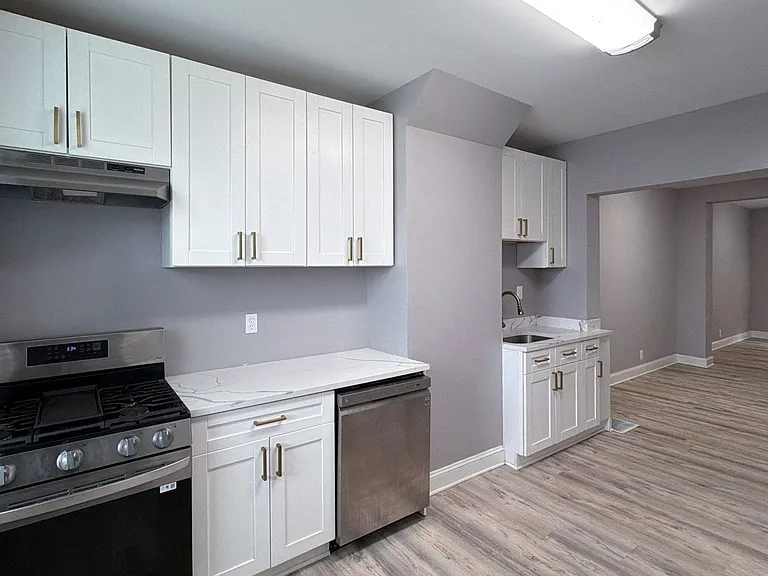 439 N Robinson St #TOWNHOUSE — Photo 6