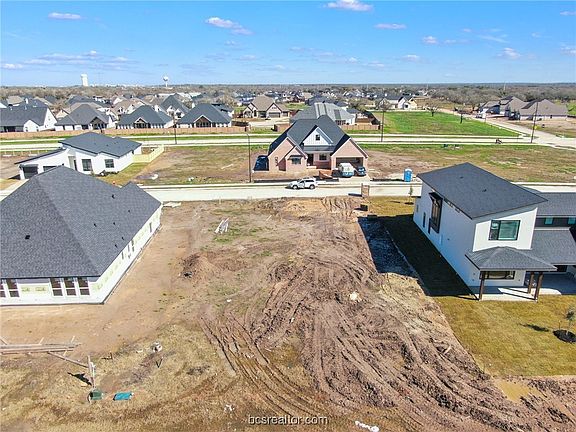 3rd image of 4812 White Ash Ct