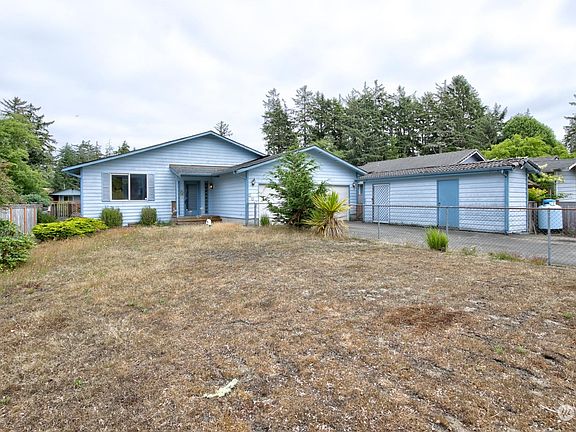 4th image of 890 SE Catala Avenue