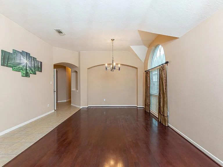2201 Signal Hill Dr — Photo 14