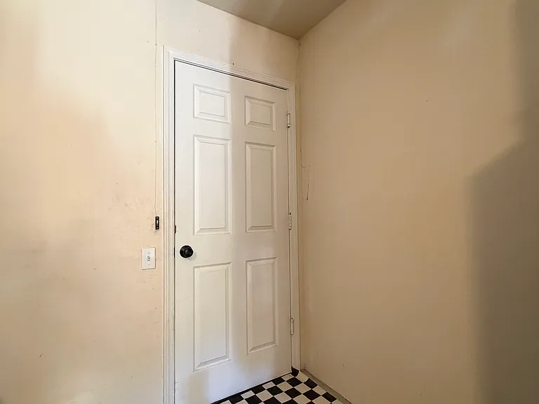 974 Hilltop Dr — Photo 19