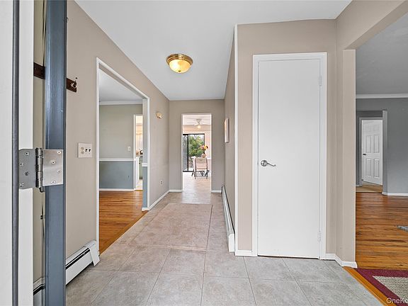 4th image of 7 Fox Road