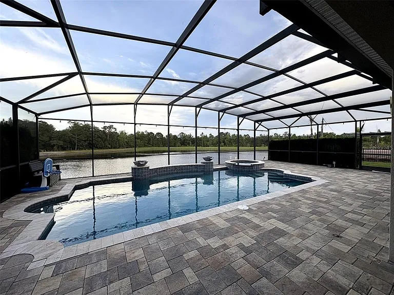 10342 Lovegrass Ln — Photo 3