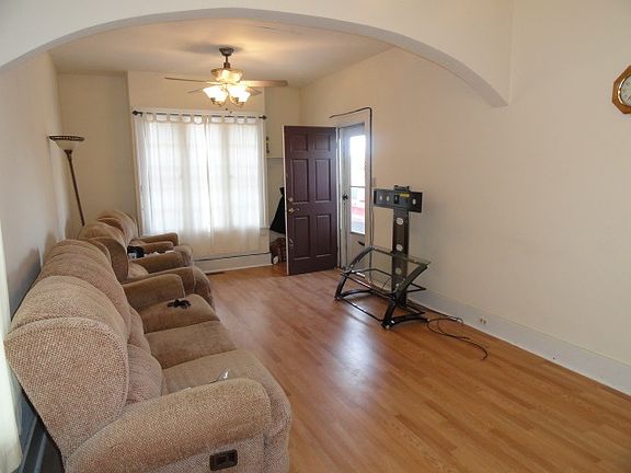 4th image of 1705 Newton St