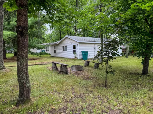 4778 Maplewood Dr, Harrison, MI 48625