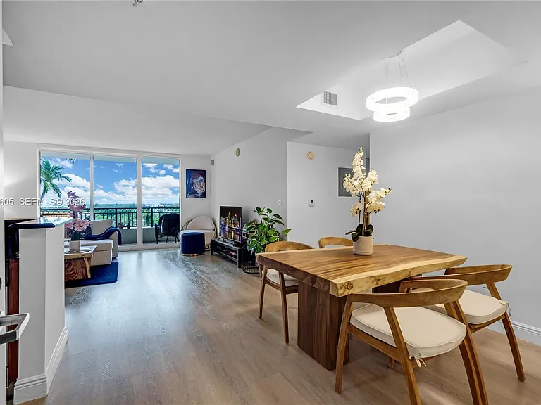 3232 SW 22nd Ter #804 — Photo 10