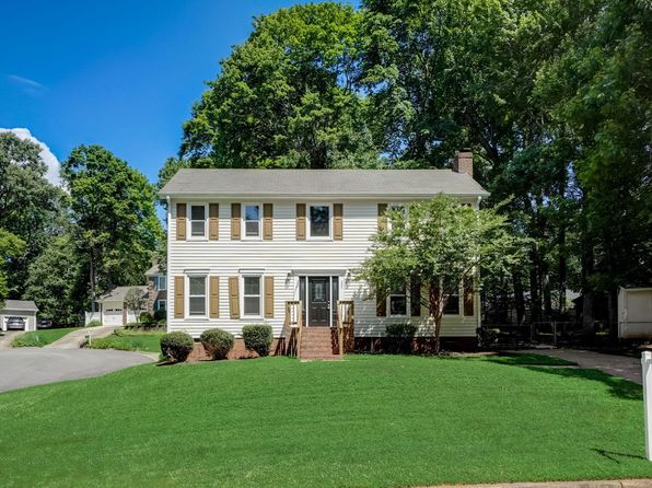 207 Wyatts Pond Ln, Cary, NC 27513
