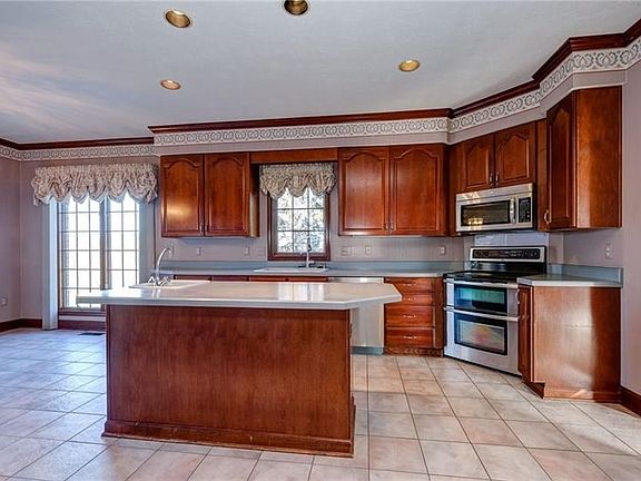 5th image of 6009 W Grove Cir