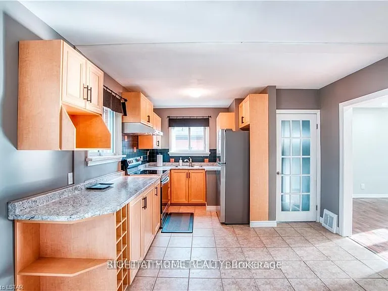 14 Graham Cres — Photo 8