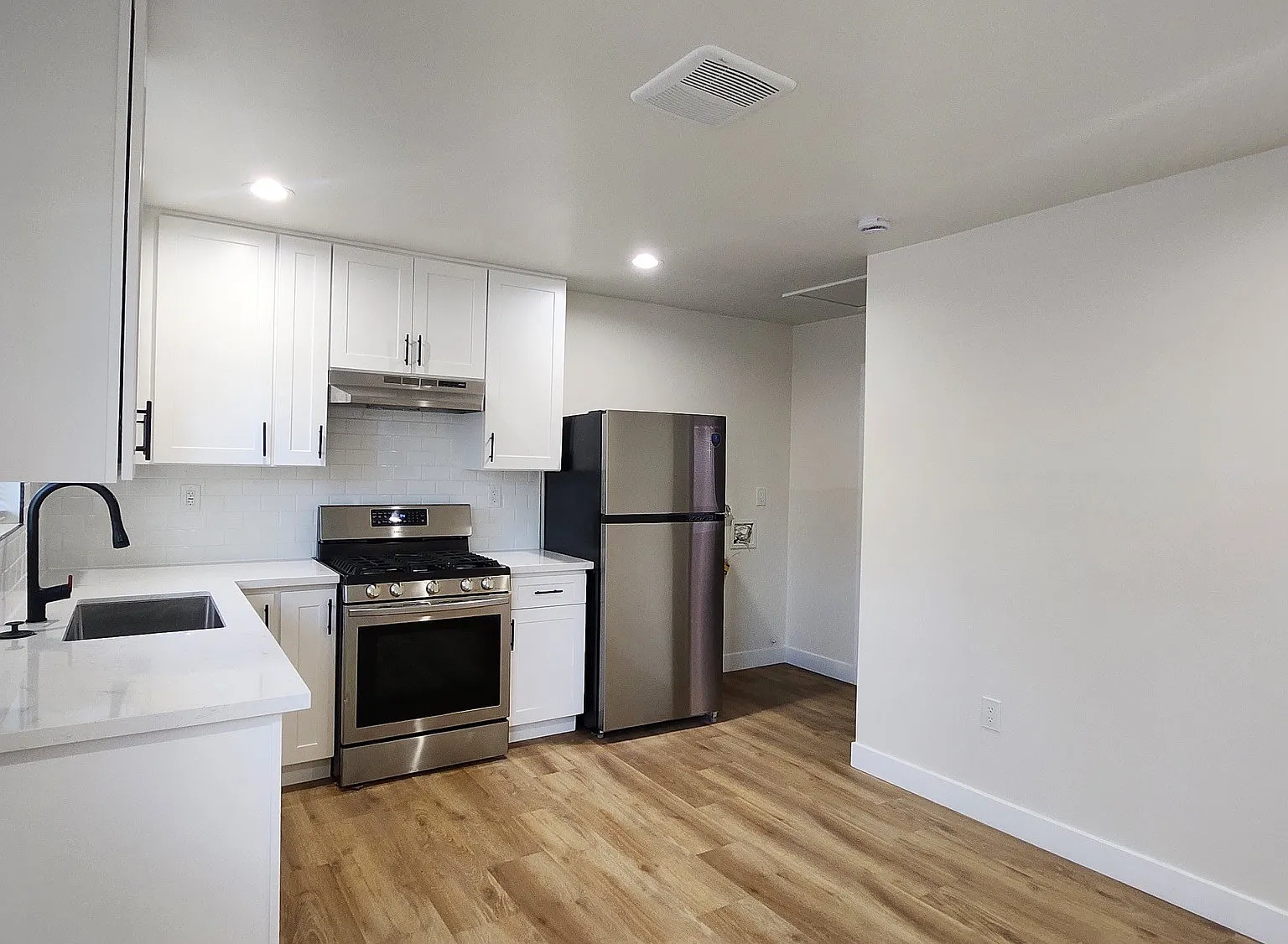 1 bed, 400 sqft, $1,850 — Photo 1