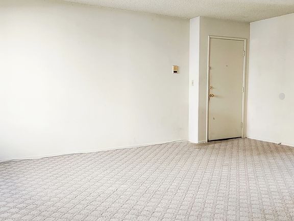 3rd image of 1631 W 219th St APT 204