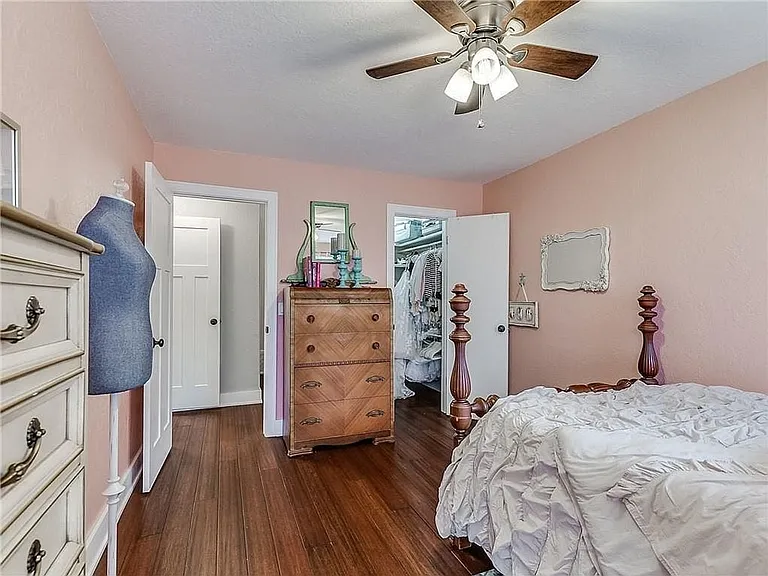 2104 Whiteoak Cir — Photo 34