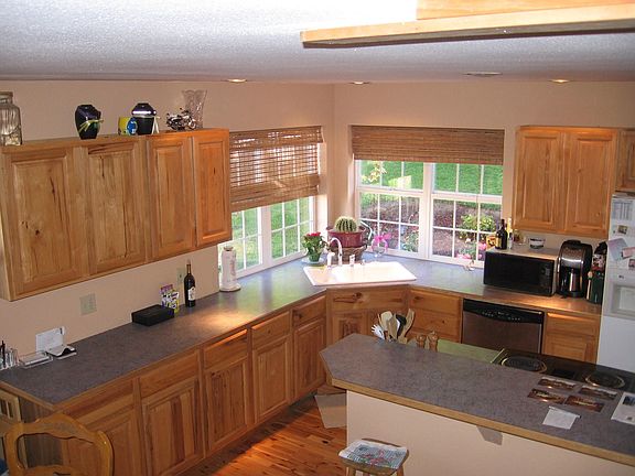 Open kitchen w/hickory cabinets