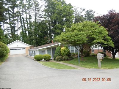 1704 Kendall Dr, Fairmont, WV, 26554