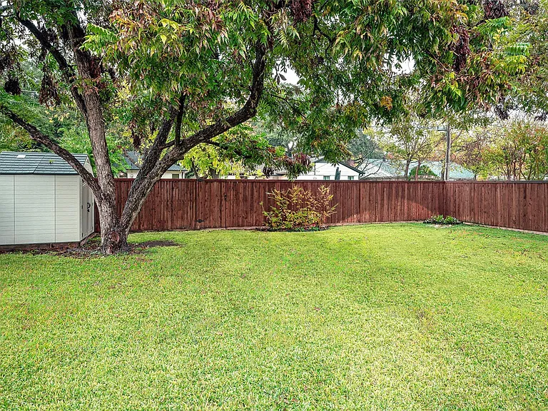 11702 Lochwood Blvd — Photo 24