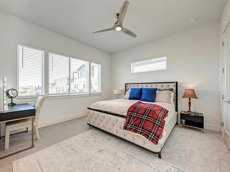 2050 Lohmans Spur Rd #703 — Photo 8