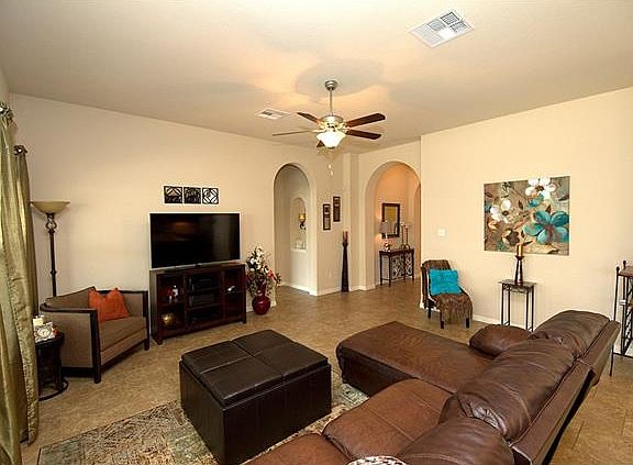 5th image of 413 Lismore St