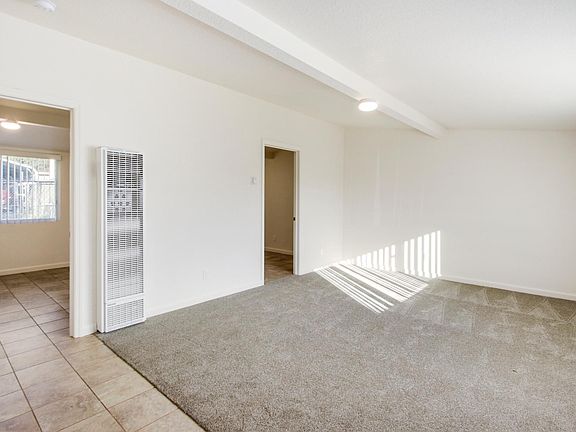 4th image of 1040 Grand Ave #1