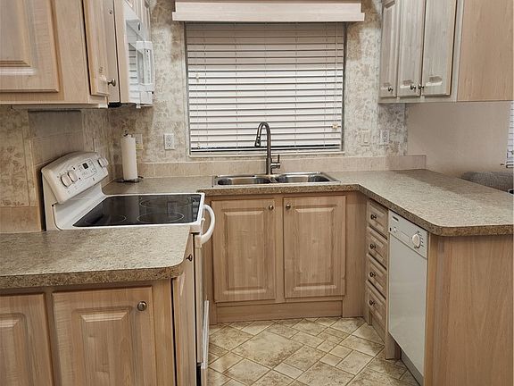 5th image of 1159 Daniels Rd #74