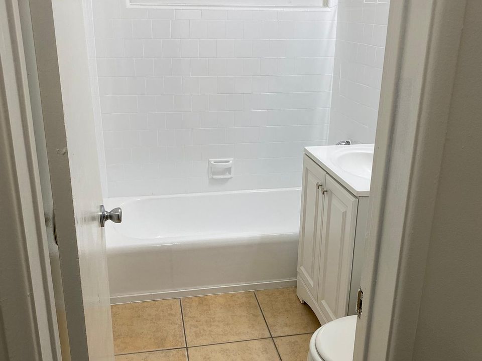 1st image of 214 W Maple St APT 16