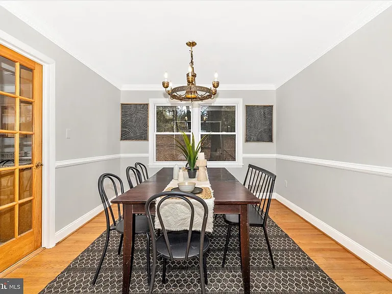 674 College Pkwy — Photo 10