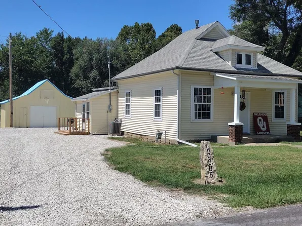 103 N Anna St, Olpe, KS 66865