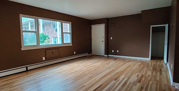 5th image of 456 Grand Ave APT 7A