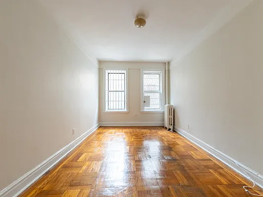 Rented by Julianna Realty Corp | media 6