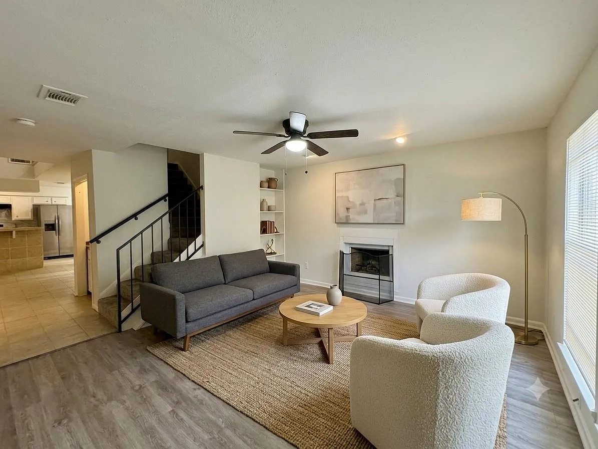 2 bed, 2.5 bath, 1721 sqft, $1,300 — Photo 1