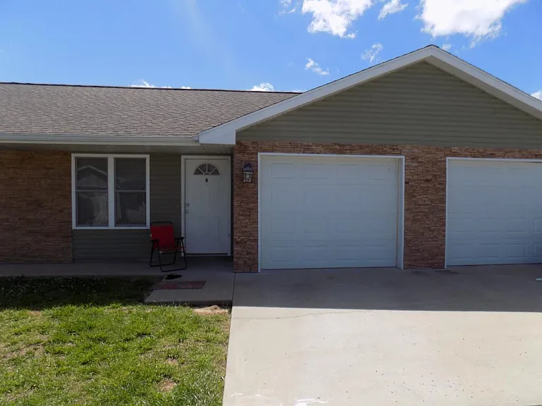 207 Wild Rose Ln #C — Photo 1