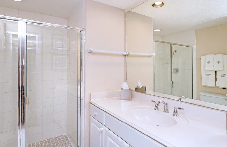 Embassy Park Apartments — Photo 8