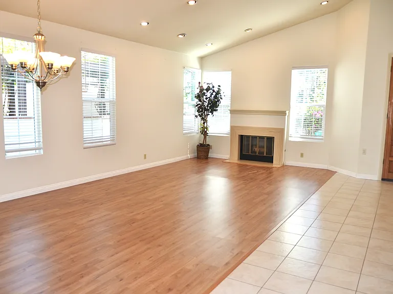 12065 Tretagnier Cir — Photo 3