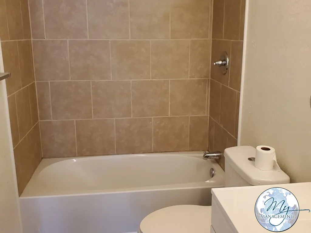 2 bed, 1.0 bath, 820 sqft, $1,225 — Photo 4