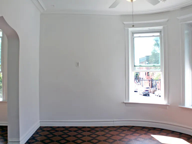 2025 W 35th St #2F — Photo 20