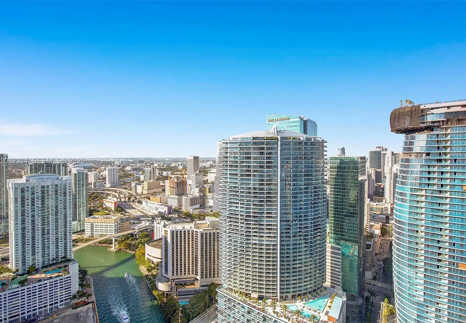 Iconbrickell Condo No 1 — Photo 1