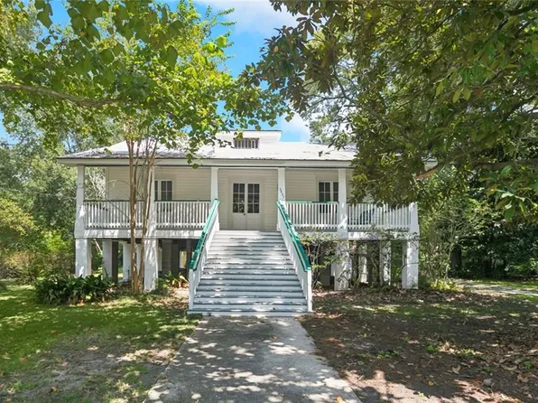 2527 Claiborne St, Mandeville, LA 70448