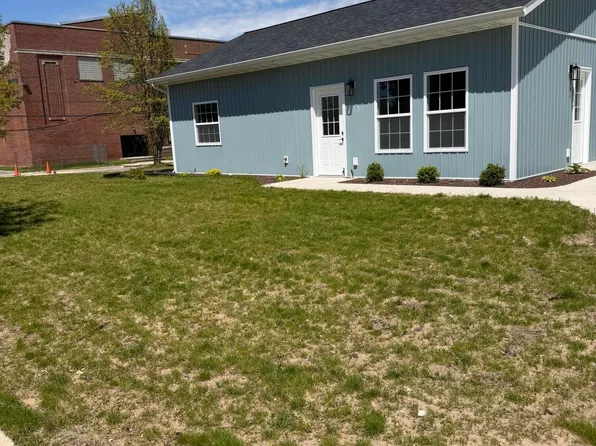 303 Middle St, Three Rivers, MI 49093
