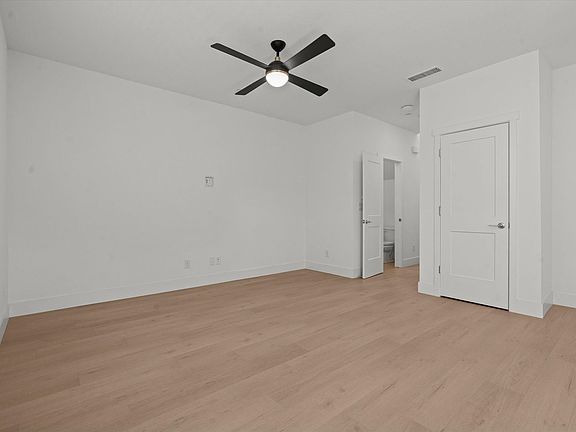 4th image of 456 Prosecco Way
