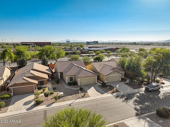 5th image of 44309 W CYPRESS Lane