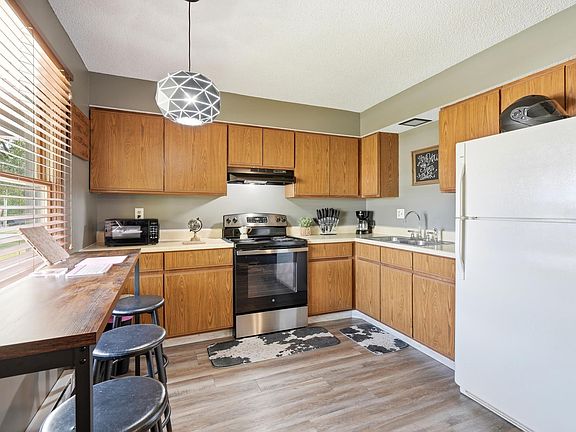4th image of 2104 Cortez Dr