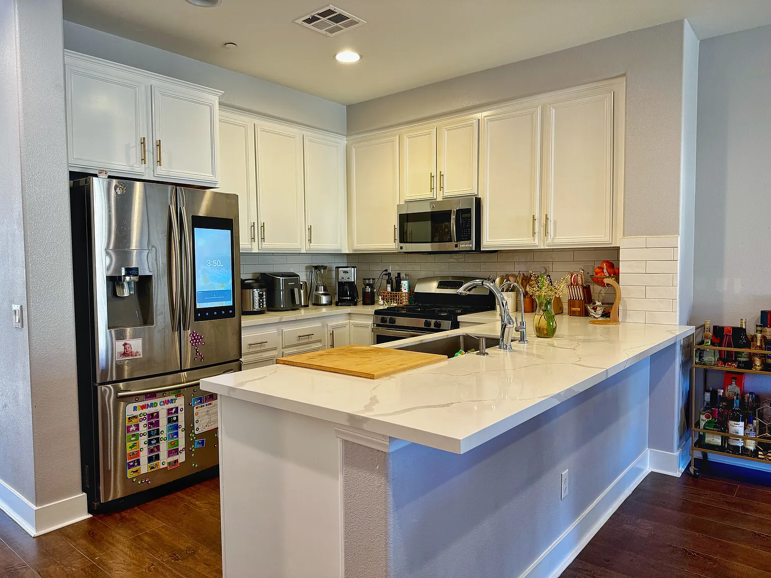 4 bed, 1924 sqft, $4,500 — Photo 3