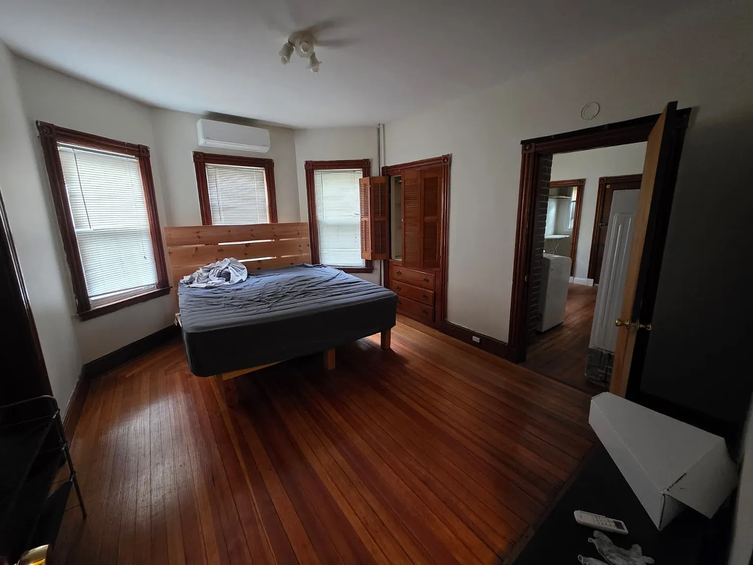3 bed, 1300 sqft, $1,200 — Photo 4