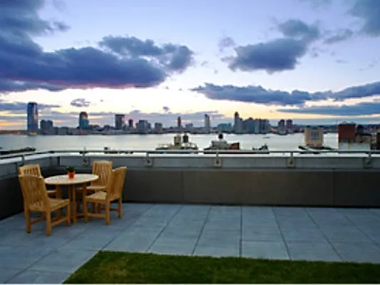 Sold by Sotheby's International Realty | media 3
