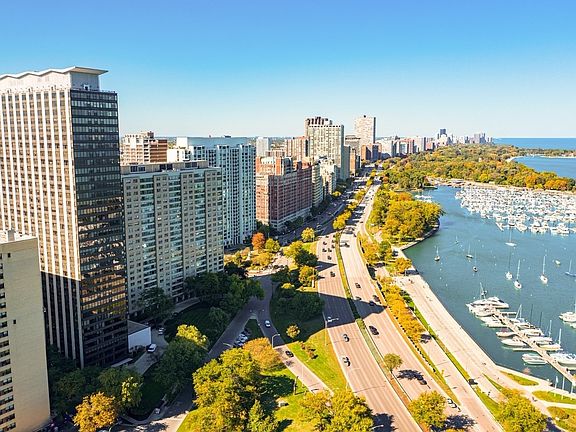 2nd image of 3150 N Lake Shore Dr APT 14A