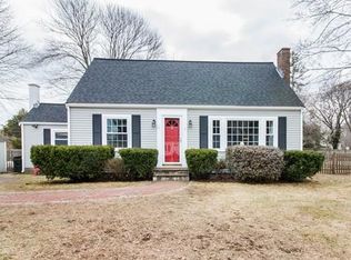 5 Remsen Ave, Medfield, MA 02052